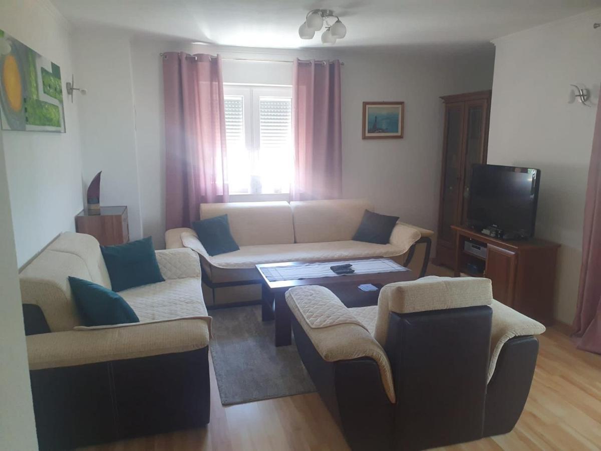 Apartman Jaca Lägenhet Livno Exteriör bild
