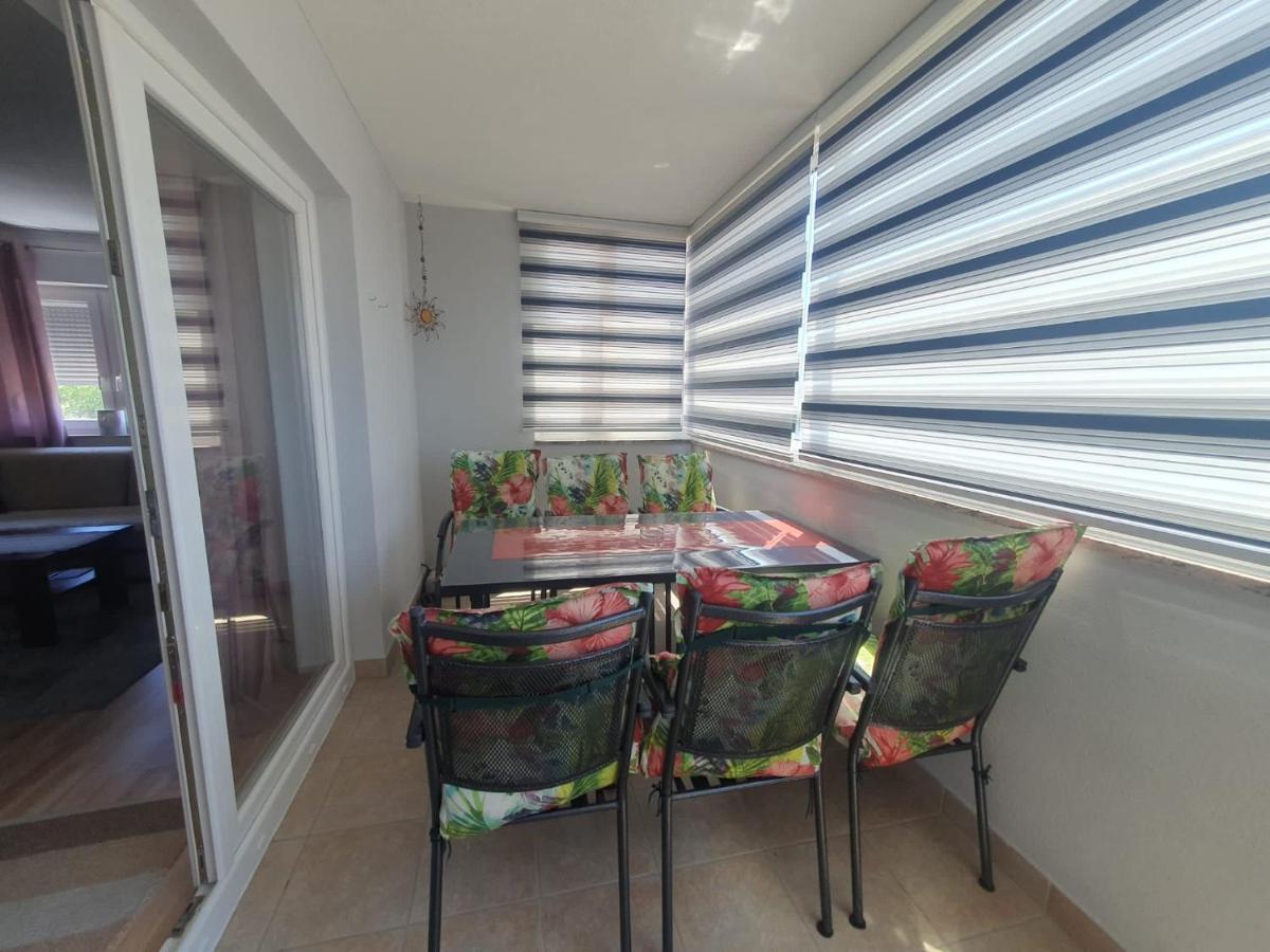 Apartman Jaca Lägenhet Livno Exteriör bild